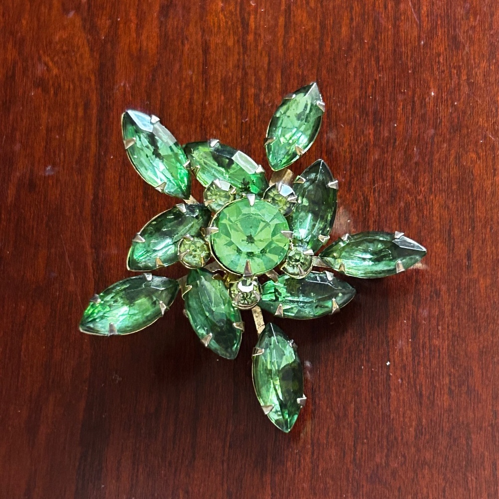 VTG Judy Lee brooch